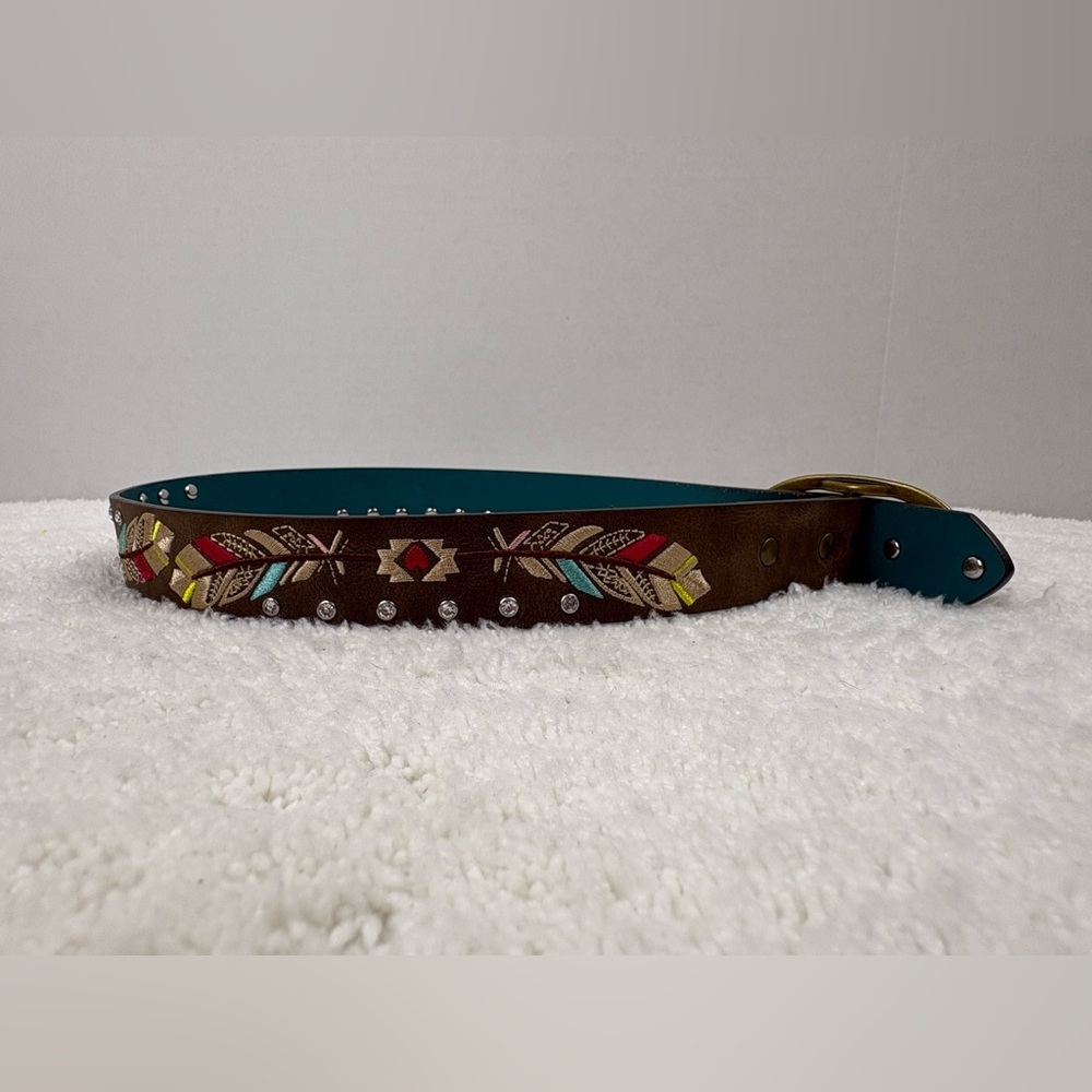 Catchfly Studio Girls’ Leather Belt Featuring Embroidered Feather Design